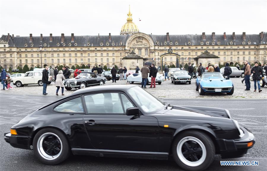 （国际）（2）巴黎举办第16届“老爷车”巡游活动