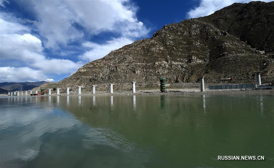 Завершено строительство опор моста через Брахмапутру в Тибетском АР