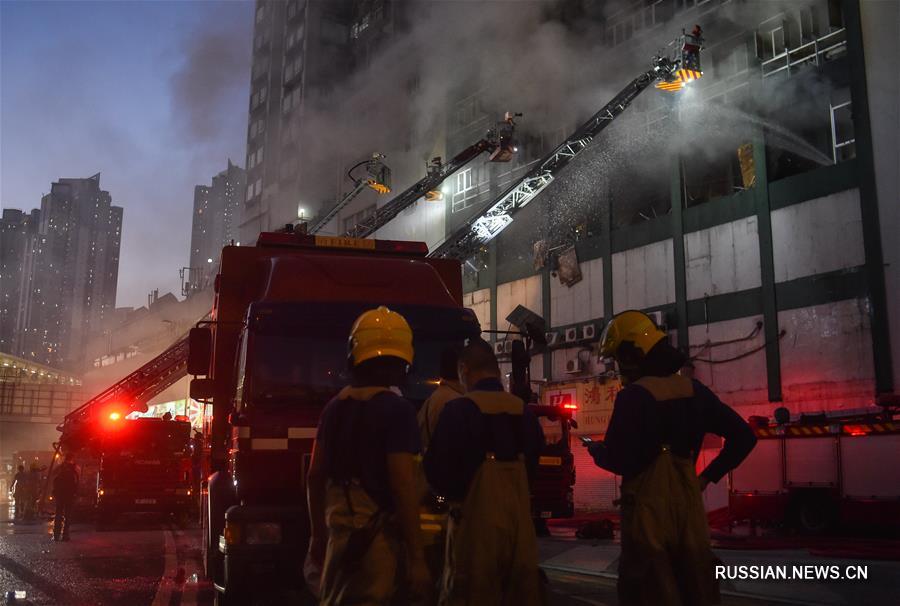 （突发事件后续）（1）香港工业大厦火灾殉职消防员增至2人