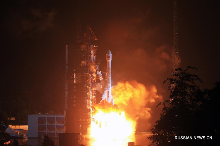 Китай успешно запустил спутник системы мобильной связи "Тяньтун-1"