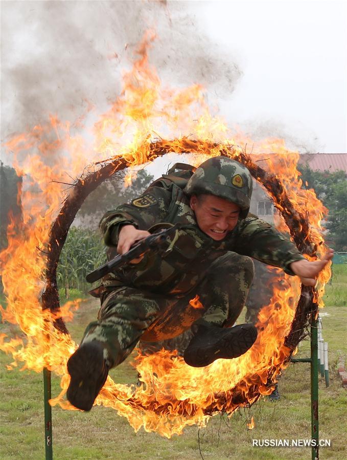 Суровые тренировки бойцов погранслужбы Китая