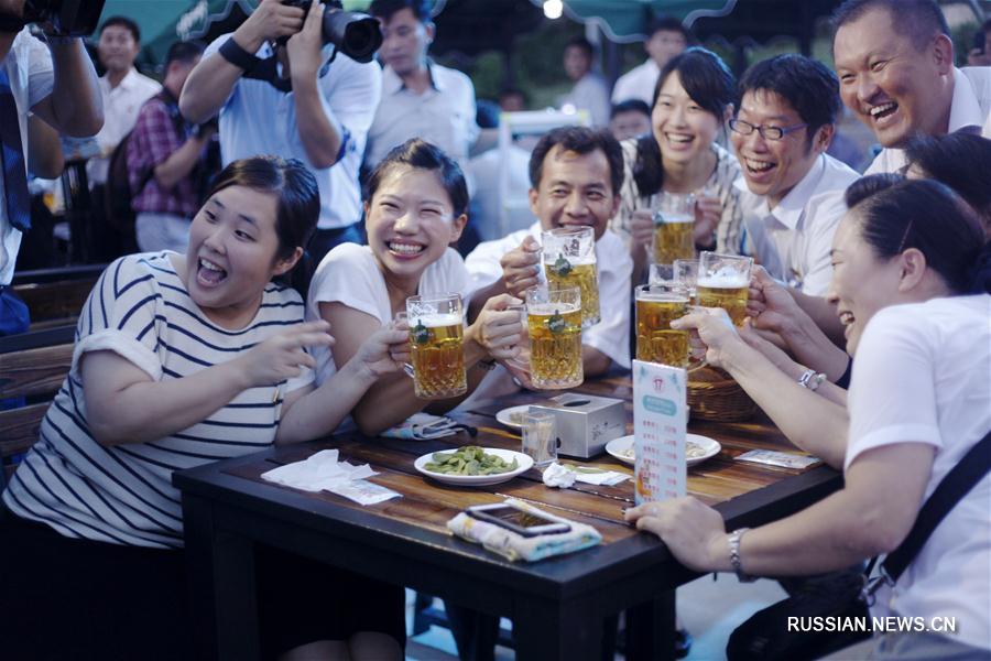 В Пхеньяне начался первый пивной фестиваль "Тэдонган"