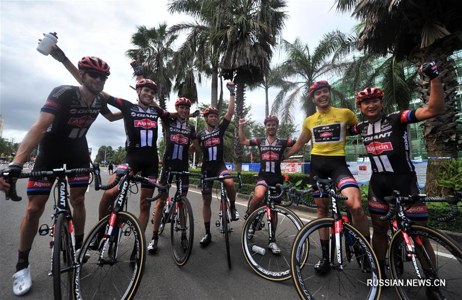 В пров. Хайнань прошел четвертый этап велогонки "Тур острова Хайнань-2016"