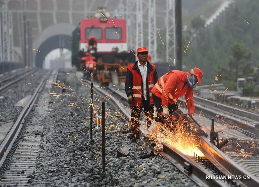 Строительство железной дороги Цзюцзян -- Цзиндэчжэнь -- Цюйчжоу вступило в завершающую  стадию