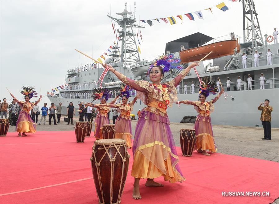 Китайский военный корабль прибыл в Индонезию с дружественным визитом