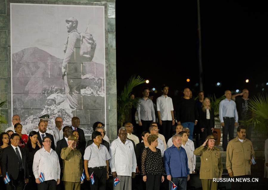 （外代一线）（4）古巴圣地亚哥举行盛大集会悼念菲德尔·卡斯特罗
