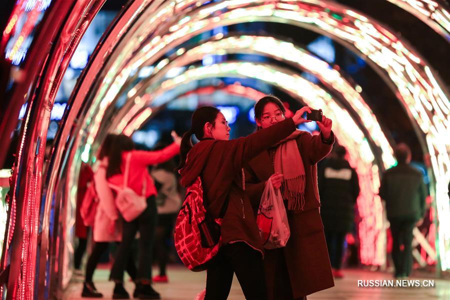 В Нинбо открылся фестиваль иллюминации "Время собирать свет"