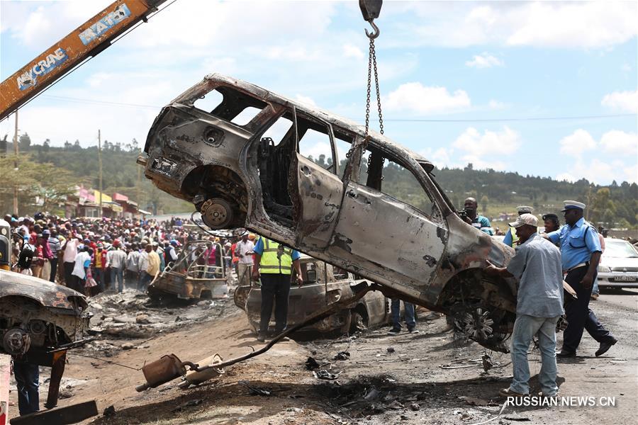 При взрыве бензовоза в Кении погибло 25 человек 