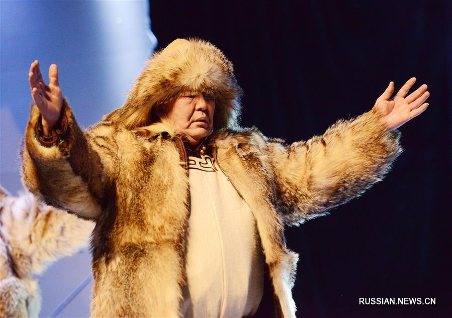 Шоу национальных монгольских костюмов в хошуне Шинэ-Барга-Цзо