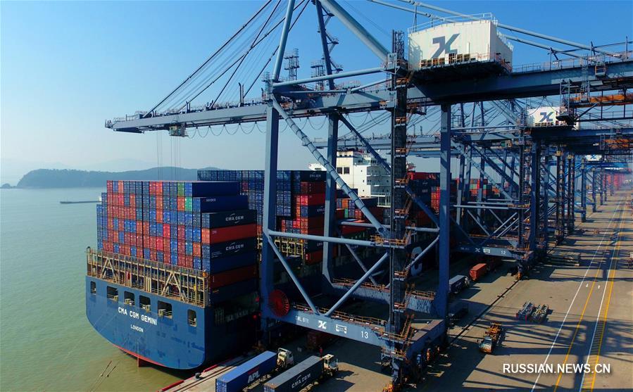 Оборот контейнеров в порту Сямэнь вырос более чем на 4 процента