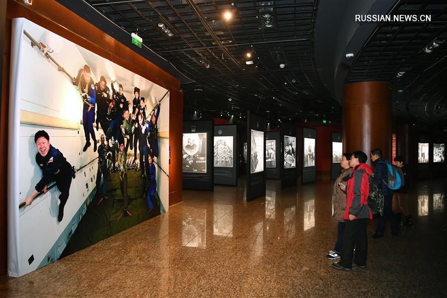 （文化）（2）新华社与塔斯社建立合作关系60周年联合摄影展在京举行