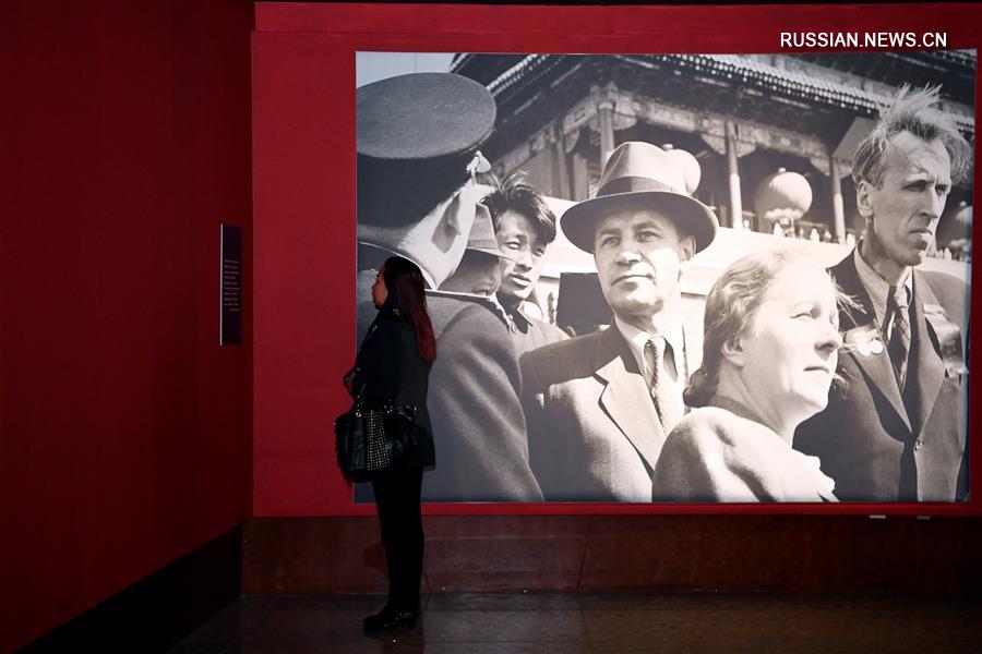 （文化）（3）新华社与塔斯社建立合作关系60周年联合摄影展在京举行