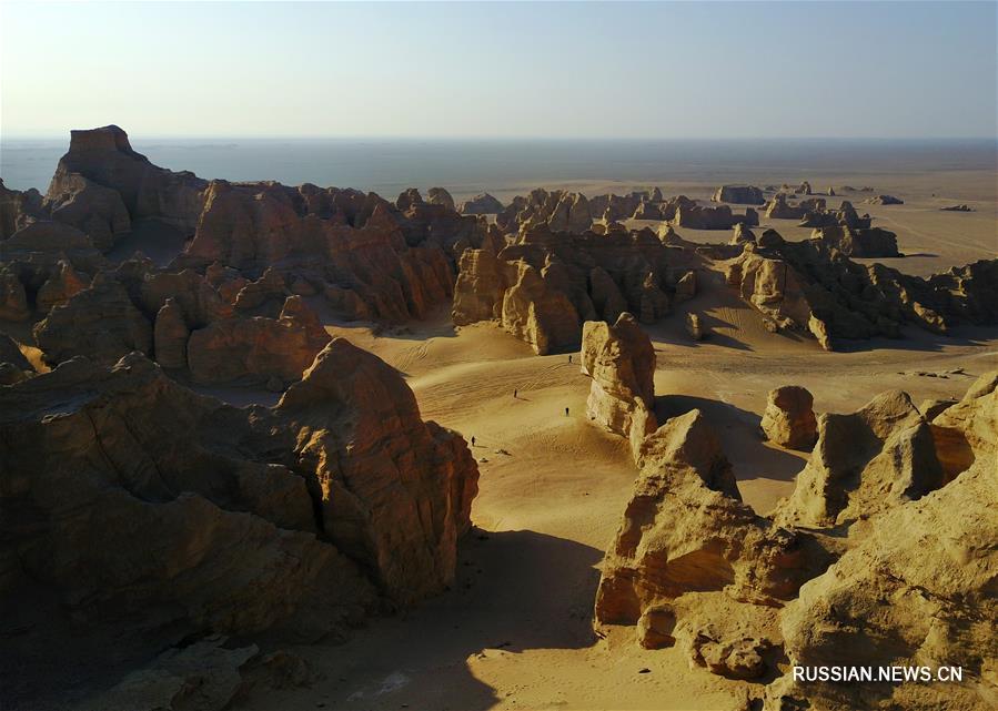 Ярданги в пустыне на северо-западе Китая