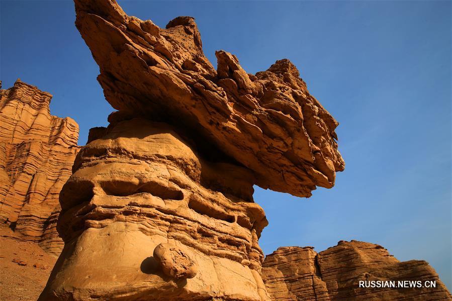 Ярданги в пустыне на северо-западе Китая