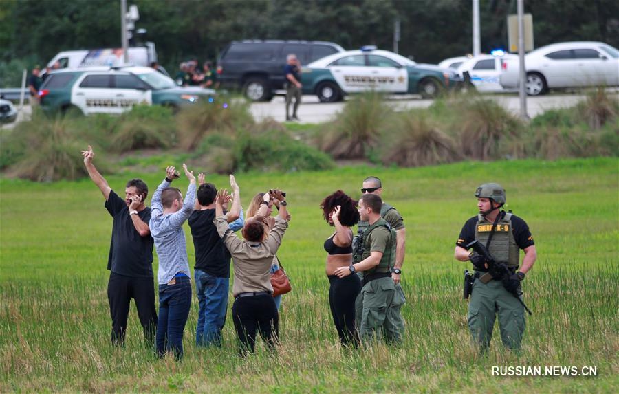 （外代一线）（5）美国佛罗里达州一机场发生枪击案致5死8伤