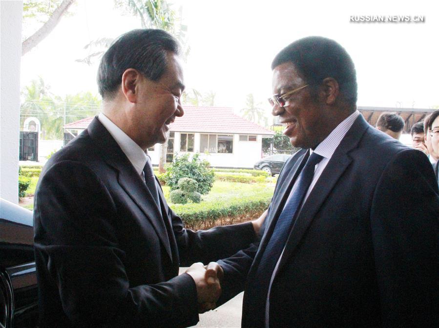 （XHDW）坦桑尼亚总理马贾利瓦会见王毅 
