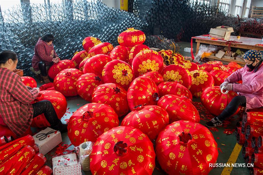 Китай поставляет красные фонари за рубеж