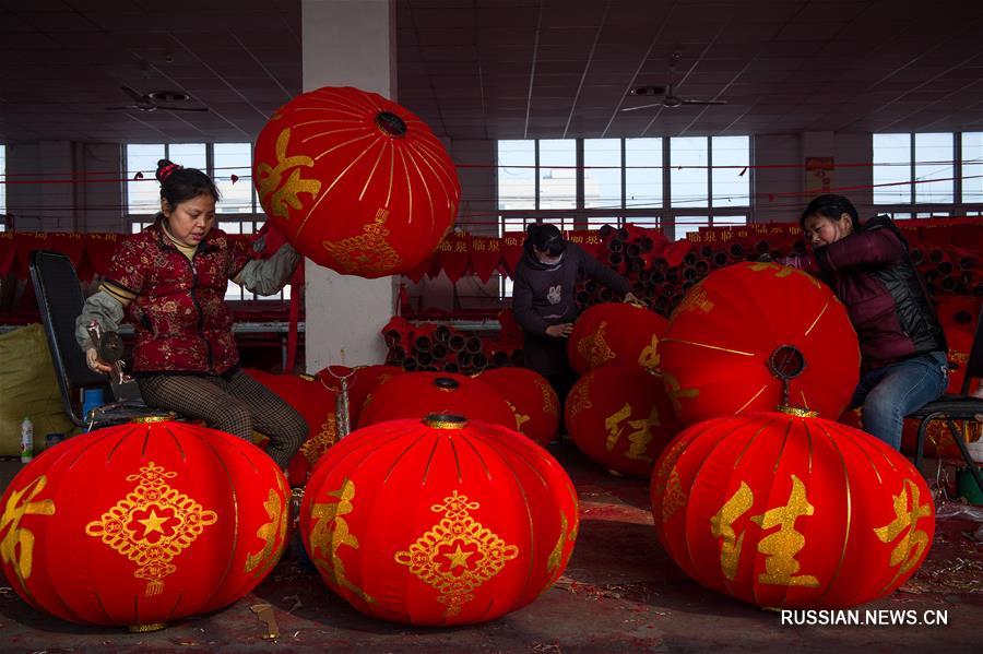 Китай поставляет красные фонари за рубеж