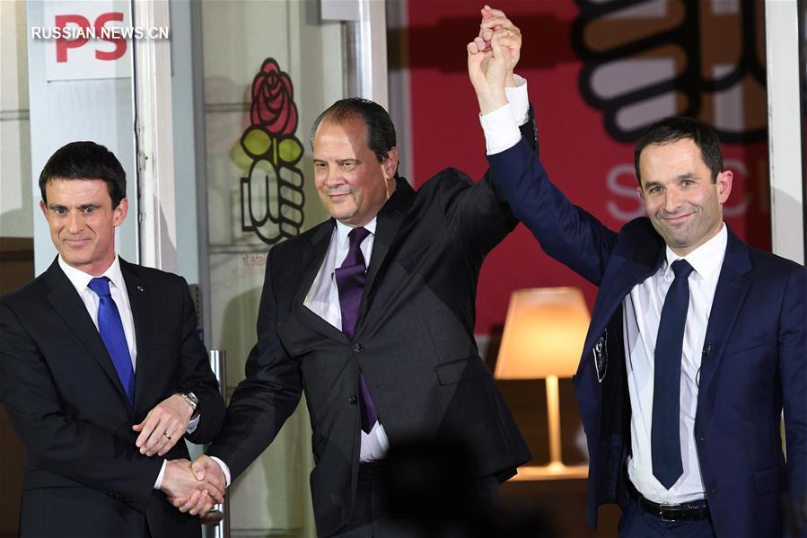 （外代一线）（11）法国前教育部长阿蒙爆冷赢得法国大选左翼初选 