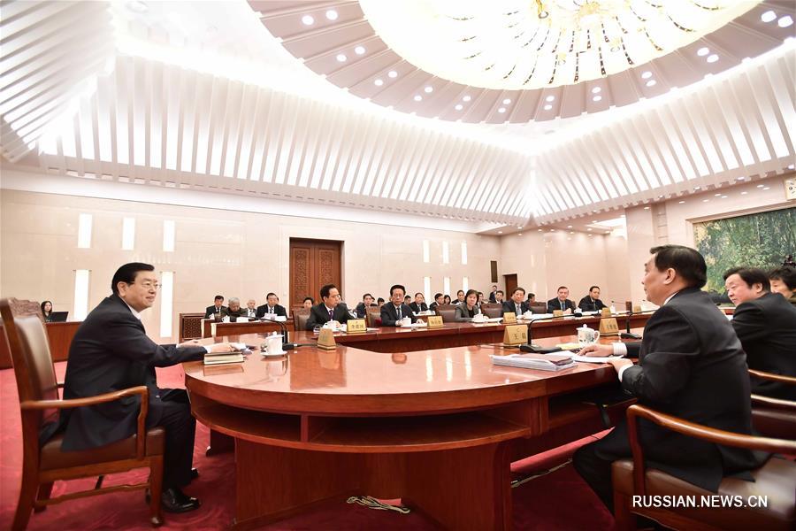 （时政）（2）张德江主持召开十二届全国人大常委会第八十八次委员长会议
