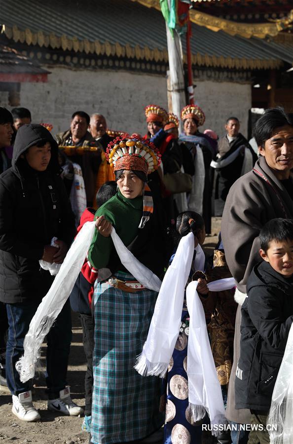 Удивительные головные уборы жительниц провинции Сычуань