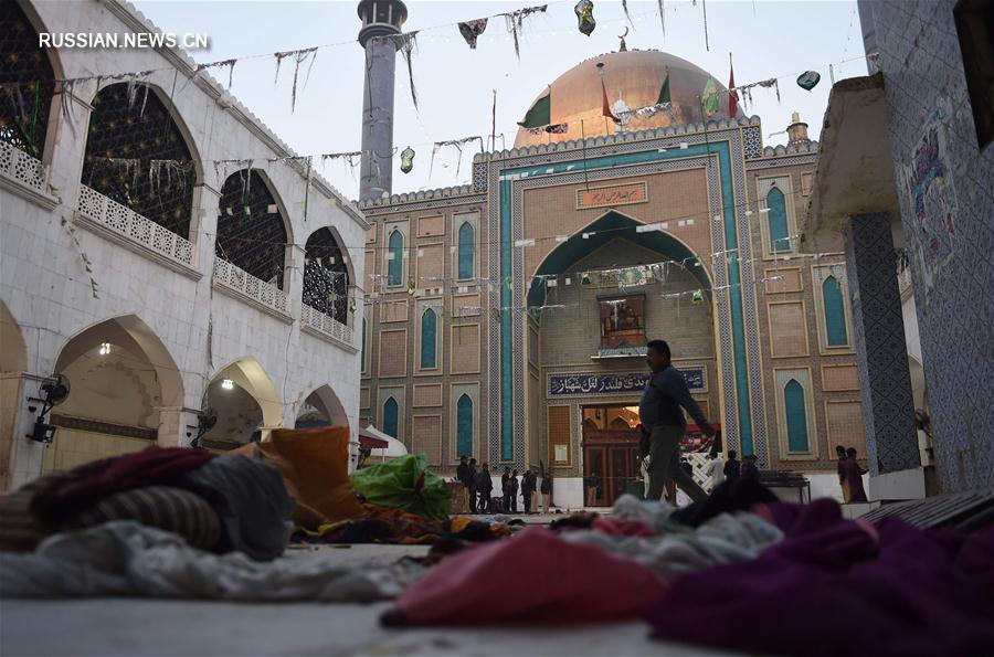 （外代一线）（11）巴基斯坦南部宗教场所恐袭案死亡人数升至88人