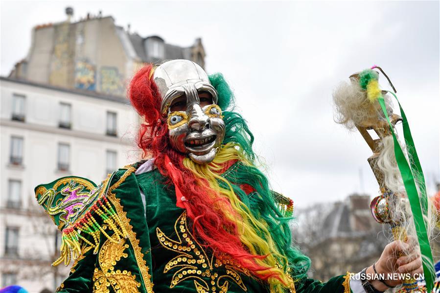 Красочный карнавал в Париже 