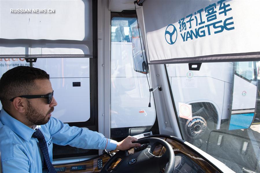 Китайские электробусы перевозят участников климатической конференции в Марракеше