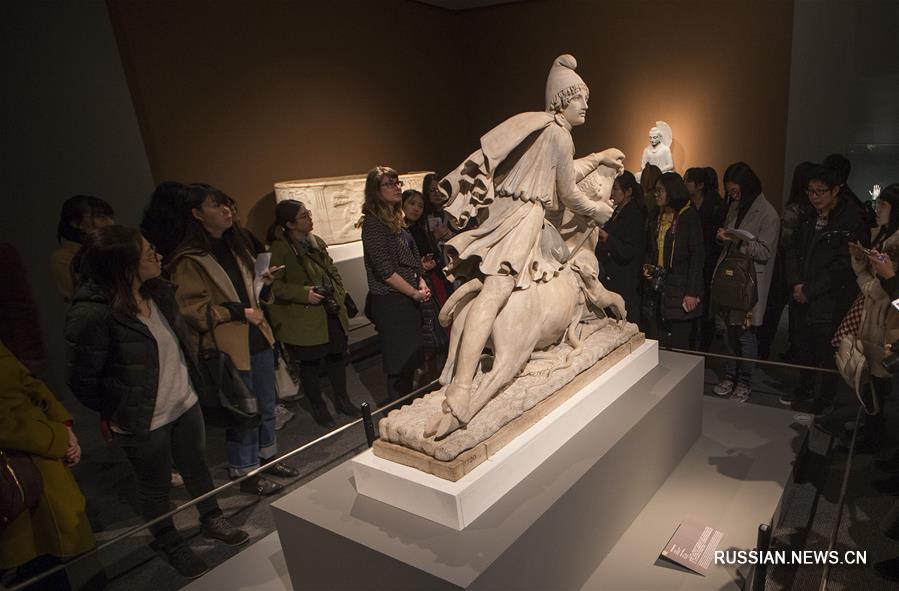 Выставка "Всемирная история в 100 памятниках культуры из фондов Британского музея"  открылась в Пекине 