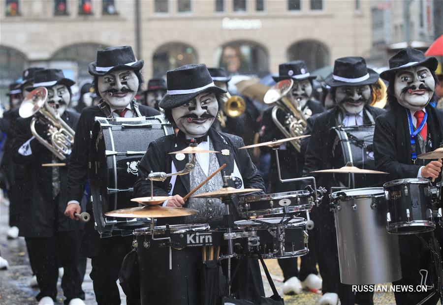 В Базеле открылся ежегодный карнавал