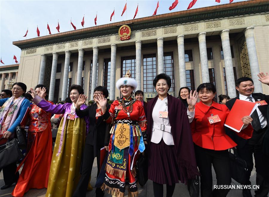 （两会·人大闭幕）（11）十二届全国人大五次会议在北京闭幕