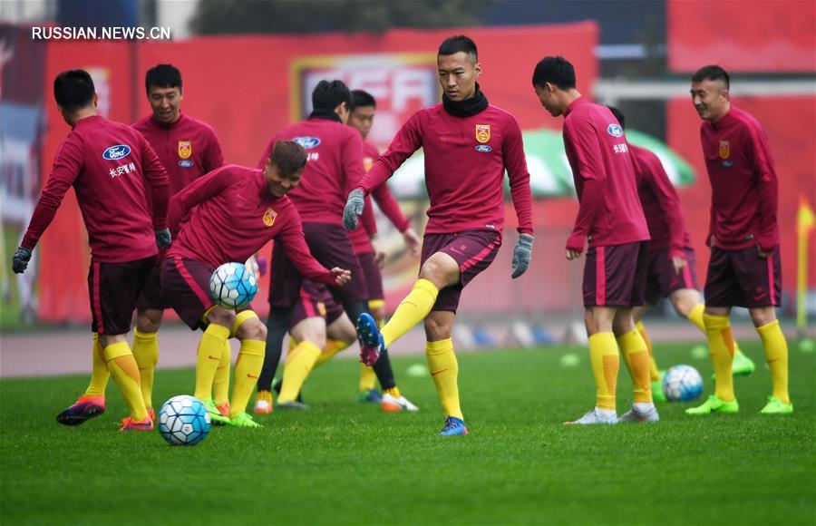 Футбол -- Отборочный турнир ЧМ-2018: китайская сборная готовится к игре с корейцами