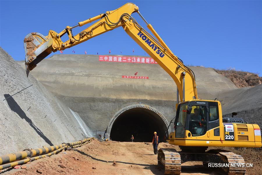 Строительство высокоскоростной железной дороги Пекин -- Чжанцзякоу идет по плану