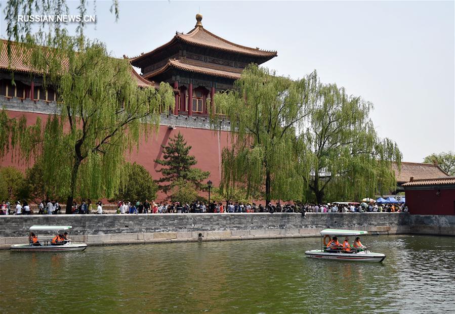 За три дня первомайских каникул туристические объекты Китая приняли 134 млн посетителей