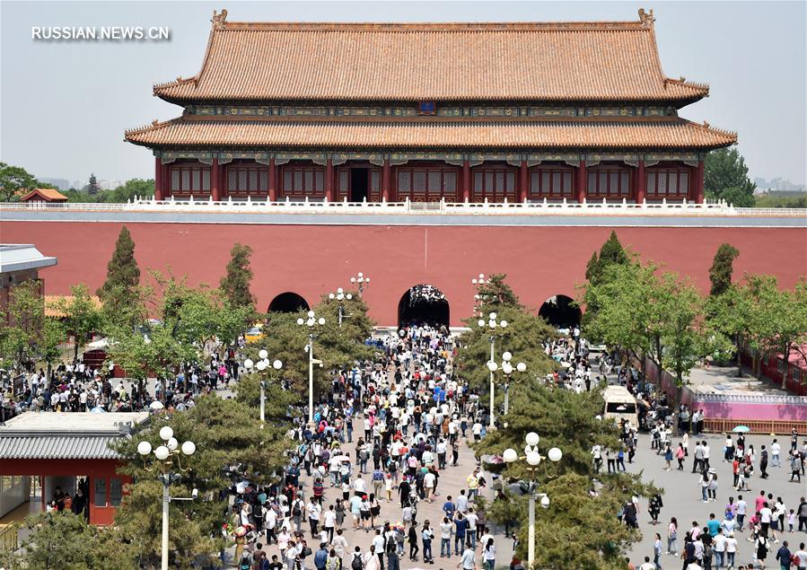 За три дня первомайских каникул туристические объекты Китая приняли 134 млн посетителей