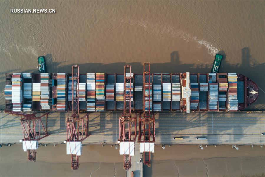 Порт Чжоушань в Нинбо -- современный порт на морском Шелковом пути XXI века