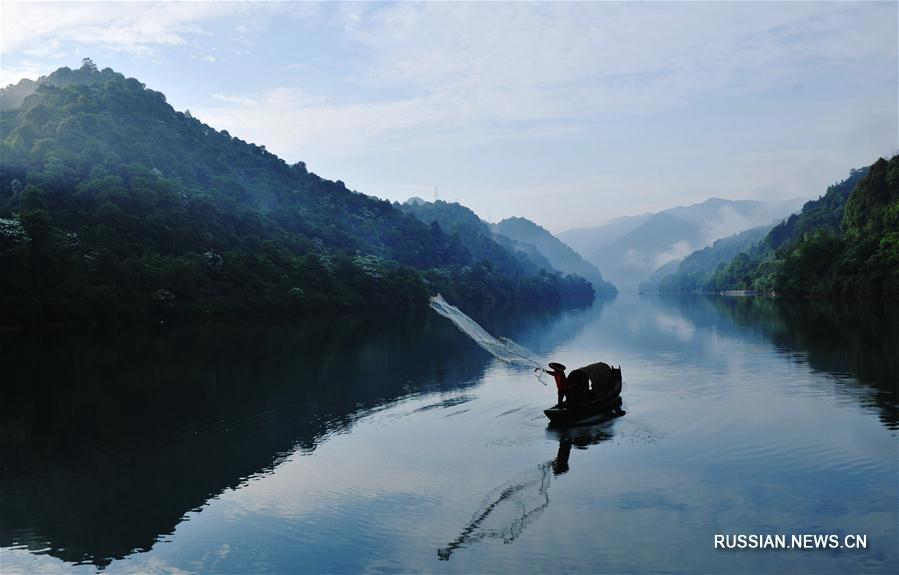 Завораживающие пейзажи водохранилища Дунцзянху