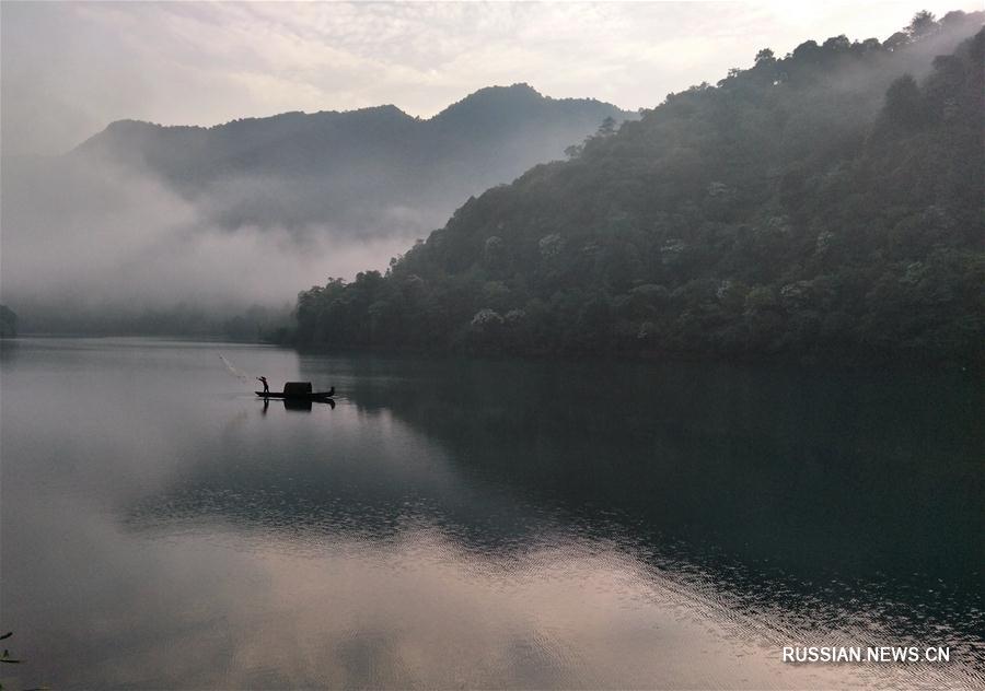 Завораживающие пейзажи водохранилища Дунцзянху