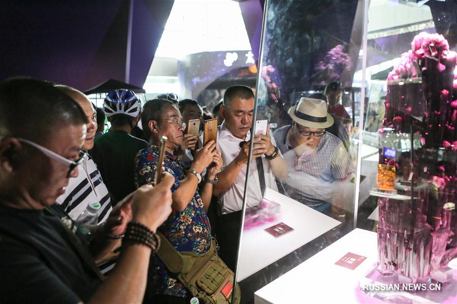 В Чэньчжоу открылась 5-я Китайская международная ярмарка минералов и драгоценных  камней 