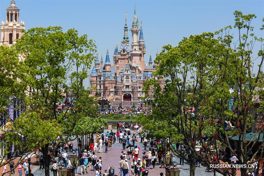 Шанхайский "Диснейленд" посетило почти 10 миллионов человек