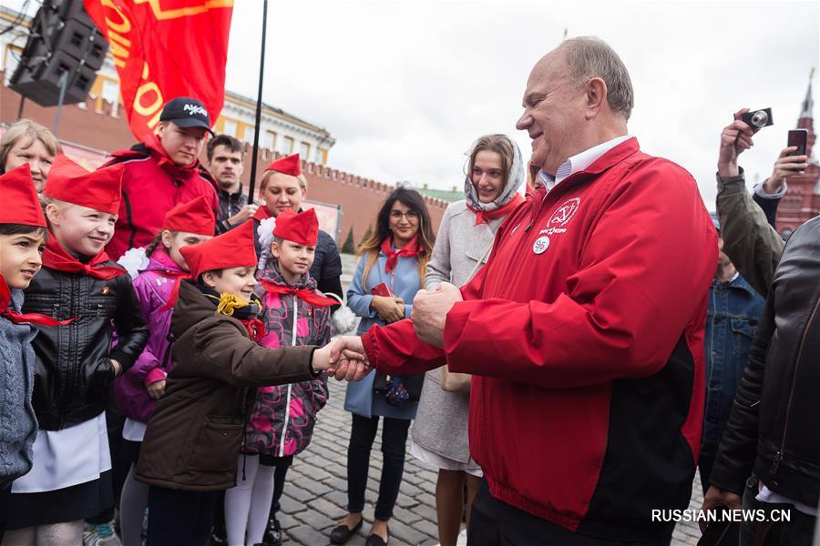 На Красной площади прошла церемония принятия в пионеры