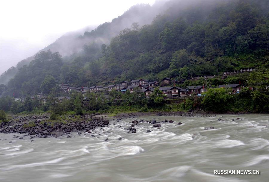 Волшебное ущелье реки Дулунцзян в Юньнани