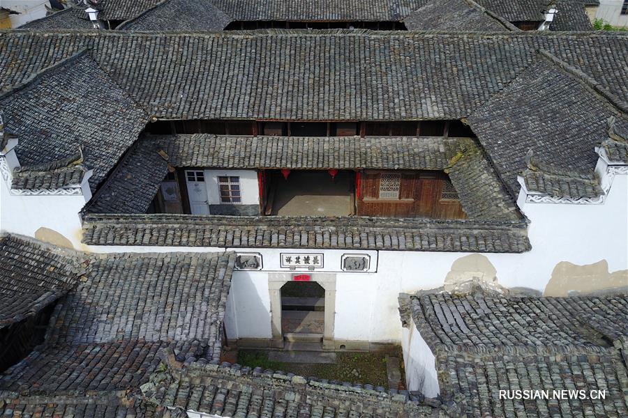Древняя деревня хакка на востоке Китая с высоты птичьего полета