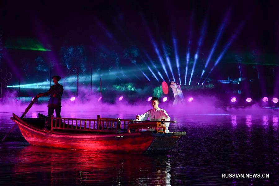 Яркий праздник в древнем городке на воде: В провинции Цзянсу стартовал международный туристический фестиваль