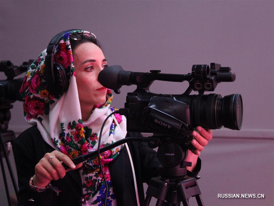 В Афганистане начал вещание первый в стране женский телеканал
