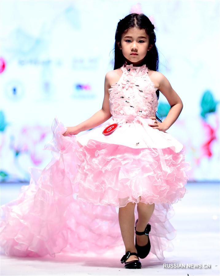 В Восточном Китае открылся 6-й общенациональный конкурс юных моделей