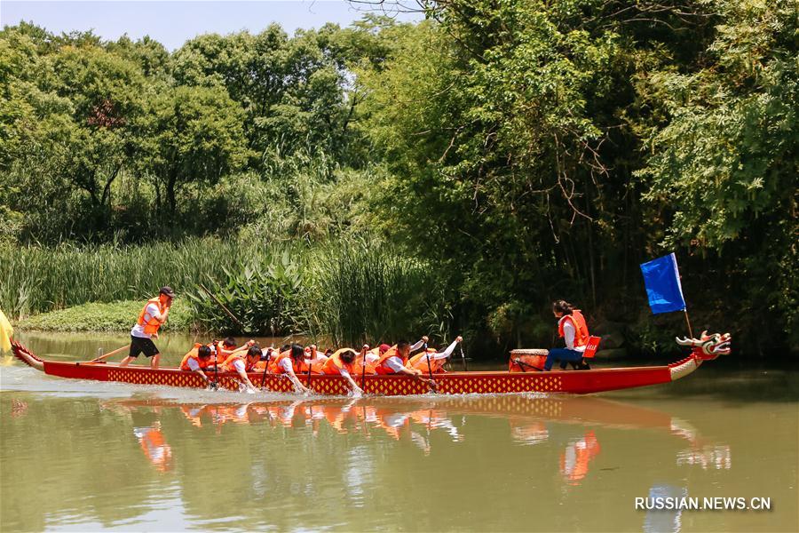 В Ханчжоу прошла 6-я Регата на лодках-драконах среди именитых вузов Китая
