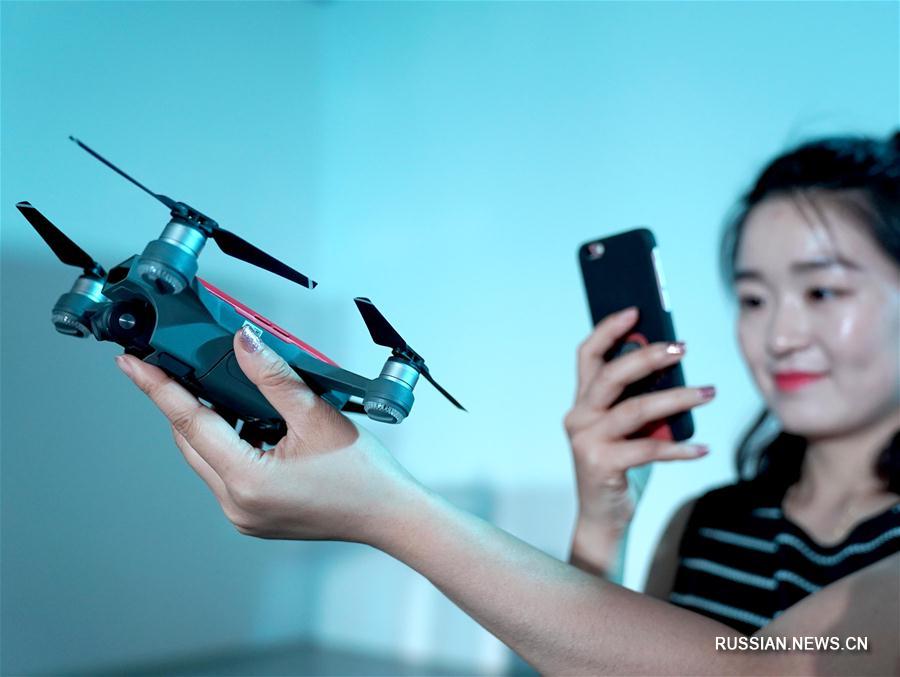 В Пекине представили миниатюрный дрон Spark