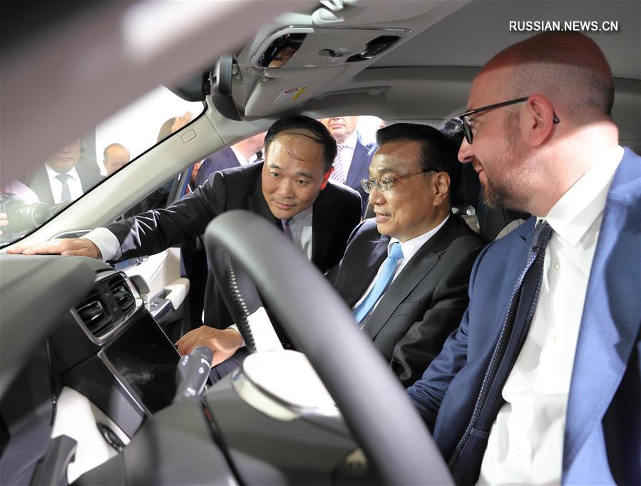 （XHDW）（2）李克强与比利时首相米歇尔共同参观吉利沃尔沃汽车创新成果展