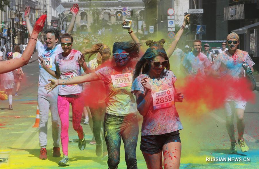 2000 человек приняли участие в "Цветном забеге" в Киеве